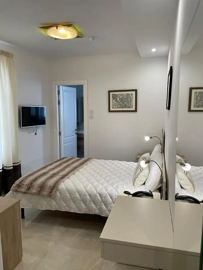 *** לינה וארוחת בוקר מרסשלוק La Reggia Seaview Guesthouse מלטה