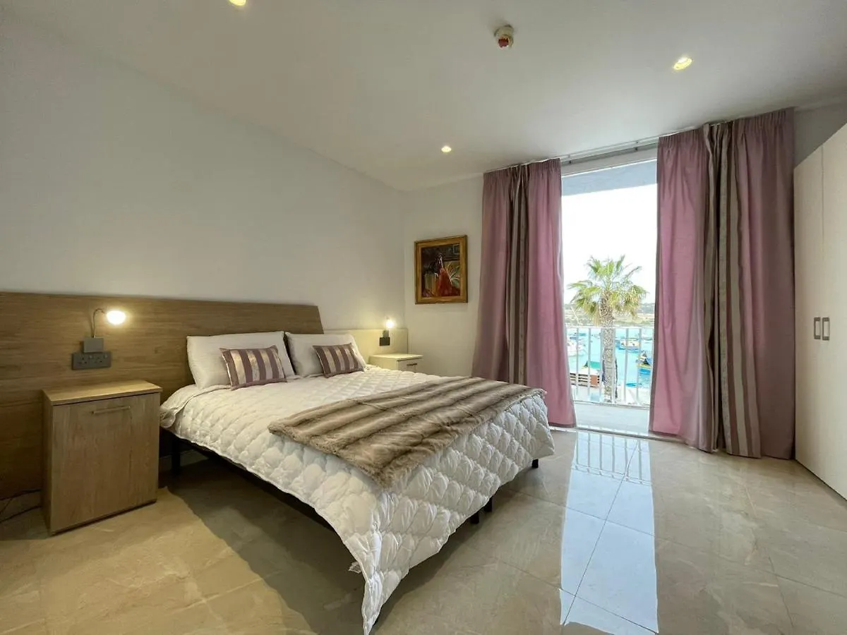 לינה וארוחת בוקר מרסשלוק La Reggia Seaview Guesthouse