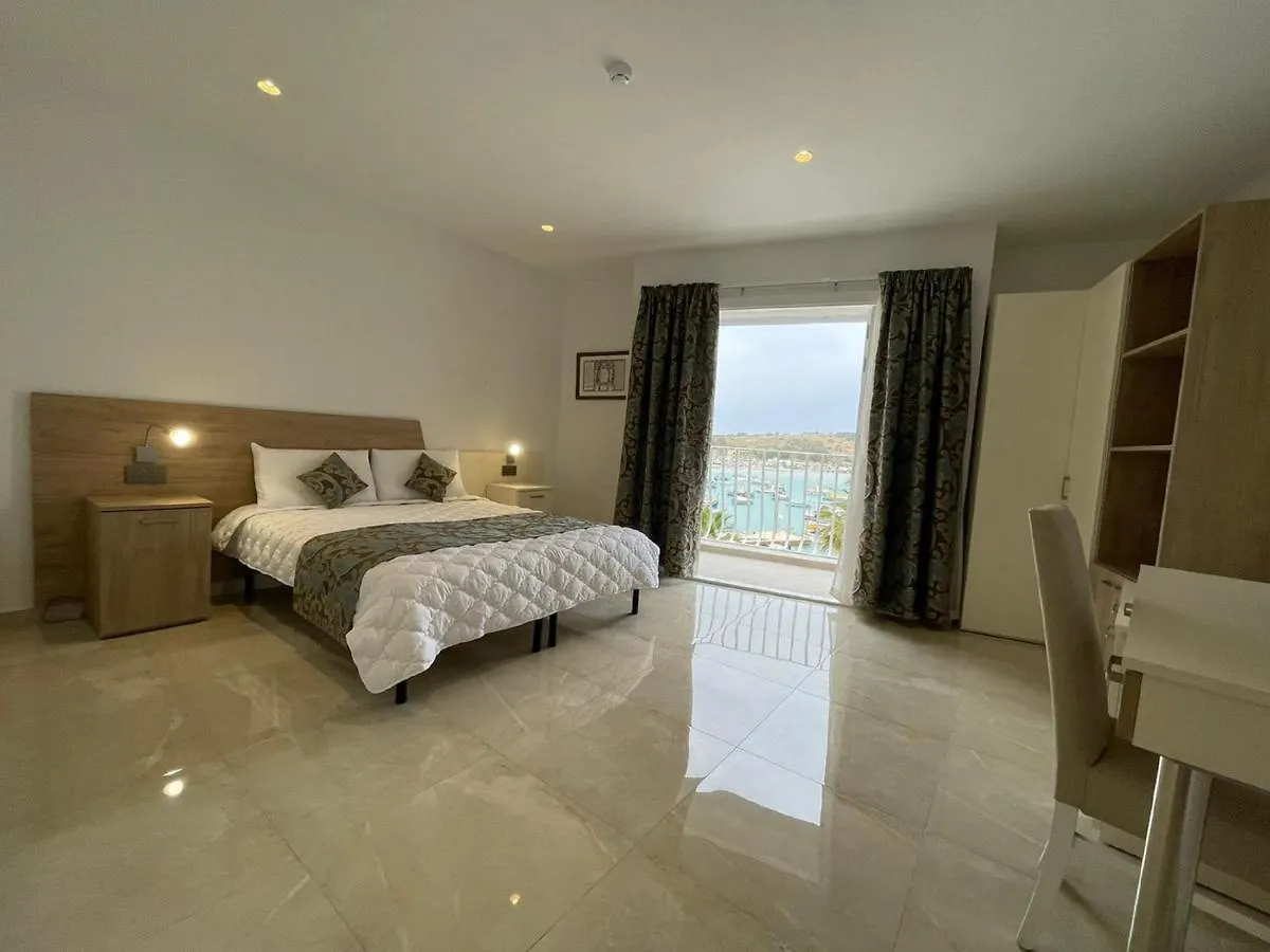 מרסשלוק La Reggia Seaview Guesthouse לינה וארוחת בוקר