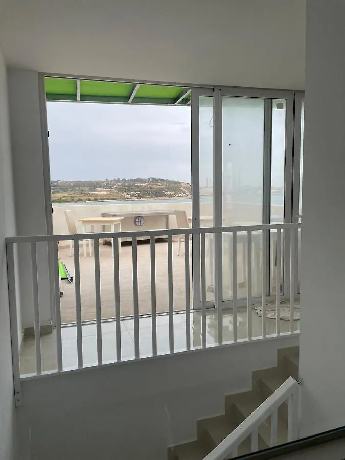 מרסשלוק La Reggia Seaview Guesthouse לינה וארוחת בוקר